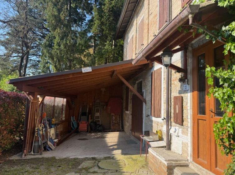 Rustico in vendita, Strada della Cornia, Albazzano, Tizzano Val Parma