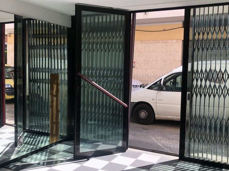 Negozio in vendita, via Benedetto Croce  172, Porta Nuova, Pescara