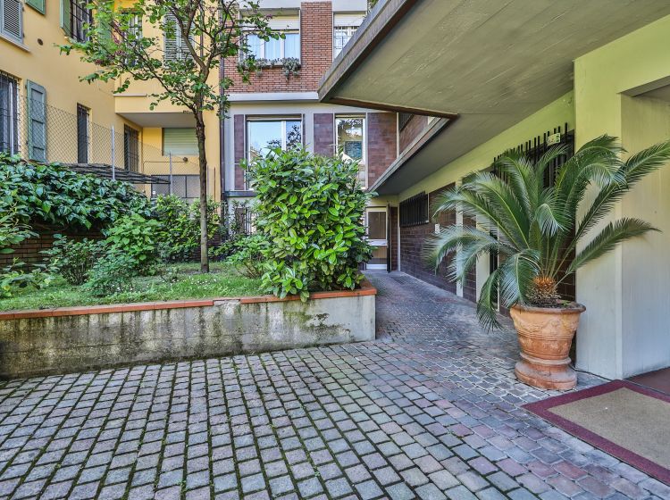 Bilocale in vendita, via Loderingo degli Andalò  3/2, Centro, Bologna