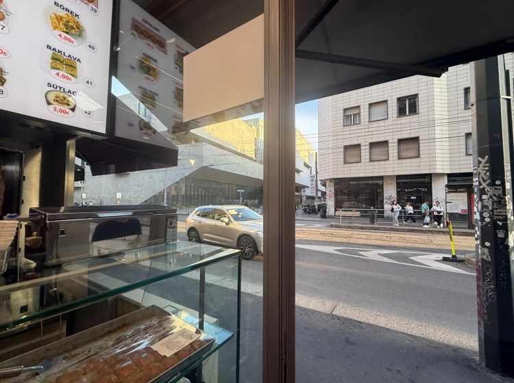 Attività / Licenza in vendita, viale Bligny  1, Navigli, Milano