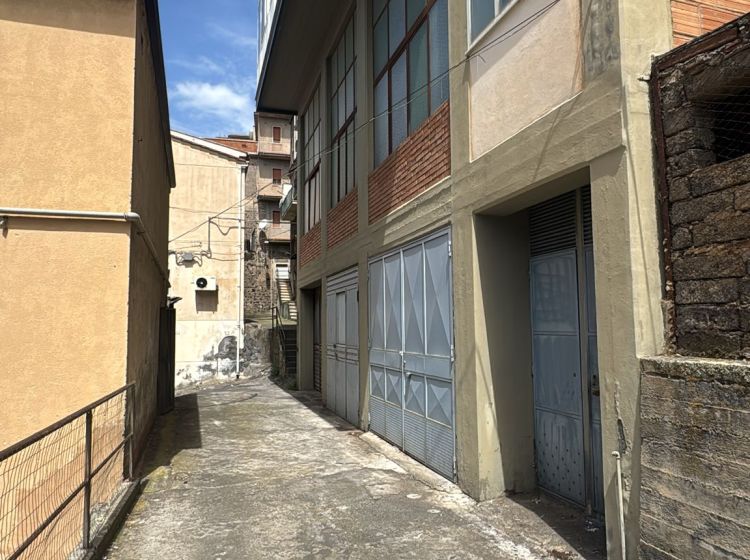 Magazzino o deposito in vendita, Vico delle Scale  3, Bronte