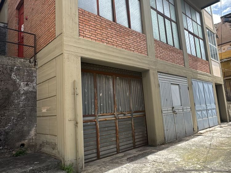 Magazzino o deposito in vendita, Vico delle Scale  3, Bronte