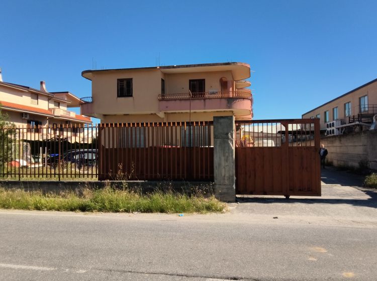 Stabile o palazzo in vendita, via san nicola, Bovalino