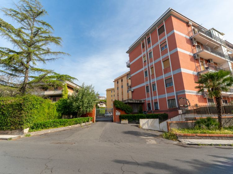 Trilocale in affitto, via Fratelli Bandiera  80, Gravina Di Catania