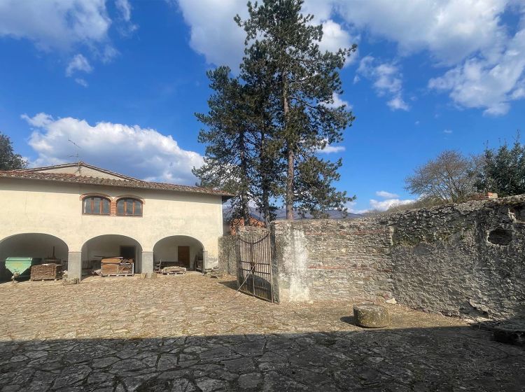 Villa in vendita, via del Serraglio, Leccio, Reggello