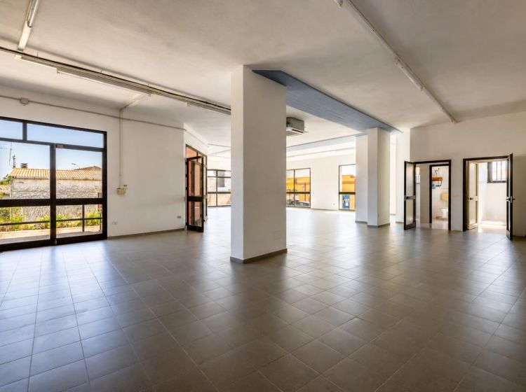 Negozio in vendita, via Vittorio Veneto  51, Tramatza