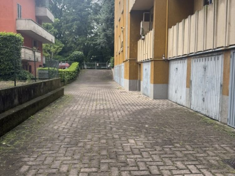 Box / Garage in affitto, via Marmolada, San Leonardo, Parma