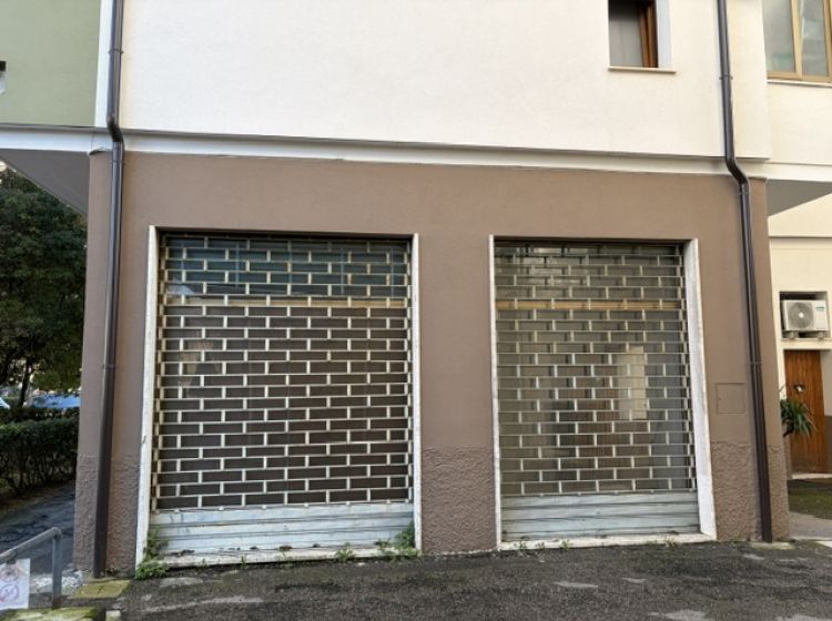 Negozio in vendita, via Bassa  2, Scandicci