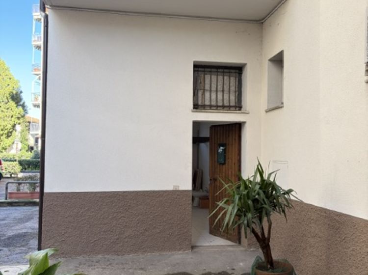 Negozio in vendita, via Bassa  2, Scandicci