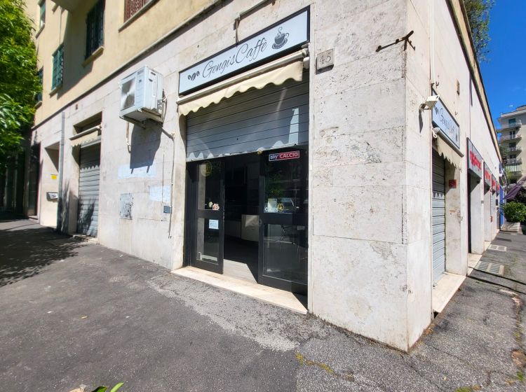 Negozio in affitto, via Alfonso Rendano  43/45, Trieste, Roma