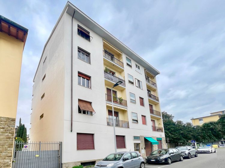 Quadrilocale in vendita, viale Francesco Talenti, L'Isolotto, Firenze