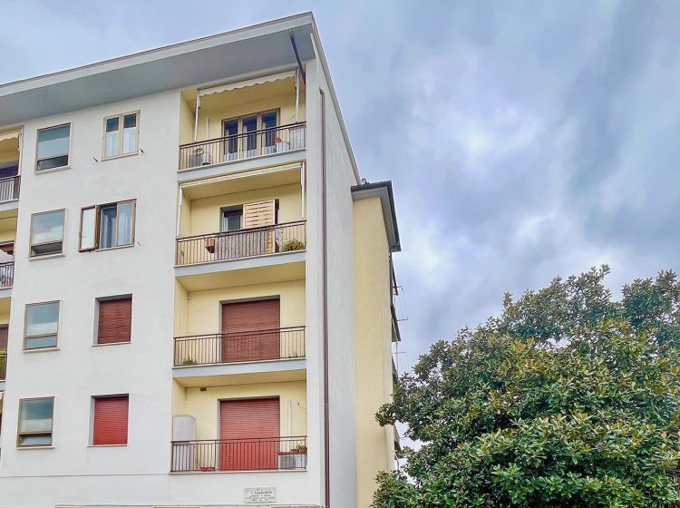 Quadrilocale in vendita, viale Francesco Talenti, L'Isolotto, Firenze