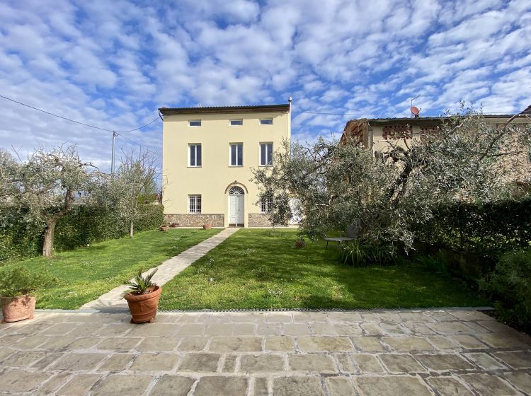 Villa in vendita, via Cardinale A. Pacini  12, Capannori