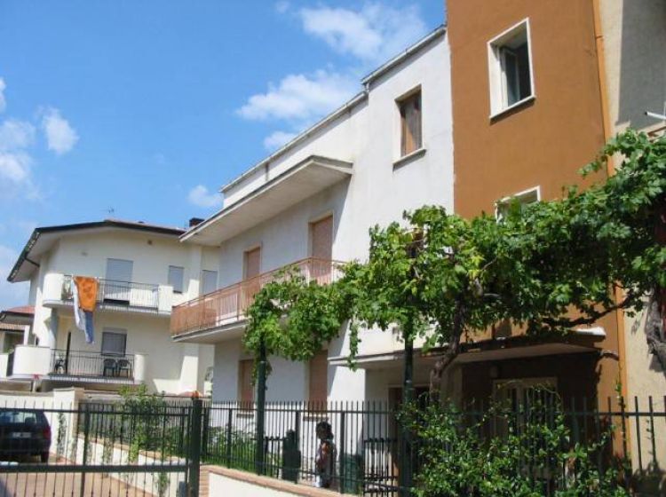 Stabile o palazzo in vendita, via Marco Minghetti 30, Fondi