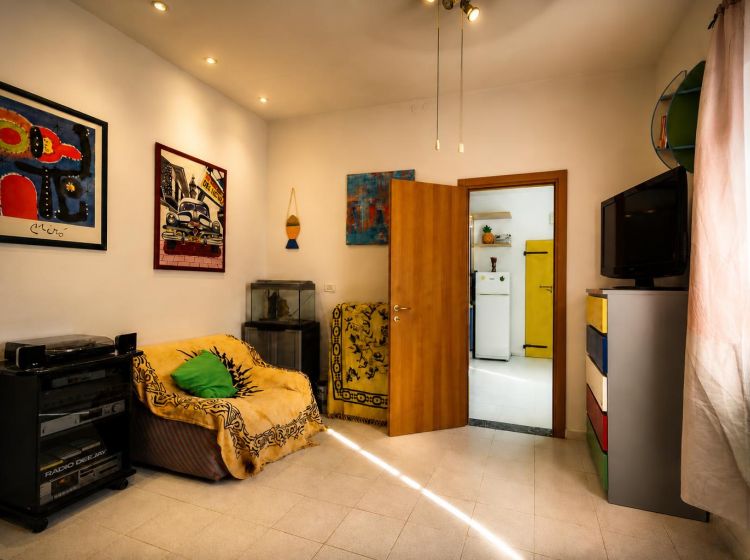 Bilocale in vendita, via di Salviano  201, Periferia est, Livorno