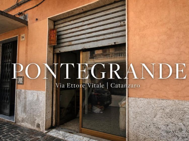 Negozio in vendita, via Ettore Vitale  52, Pontegrande, Catanzaro