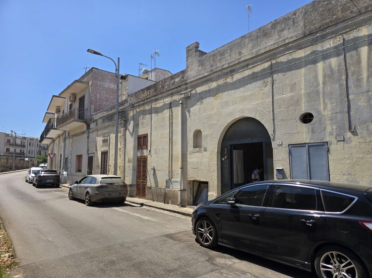 Trilocale in vendita, via Caprarica  11, Martano