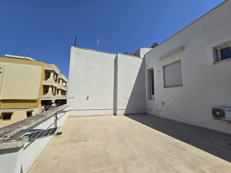 Trilocale in vendita, via Roma  61, Casarano