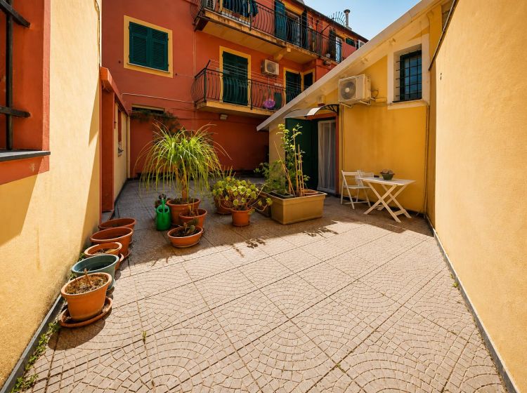 Magazzino o deposito in vendita, via Chiaravagna  108 R, Sestri Ponente, Genova