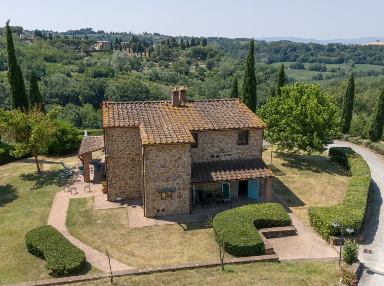 Casale in vendita, via Cerroni, Castelfalfi, Montaione