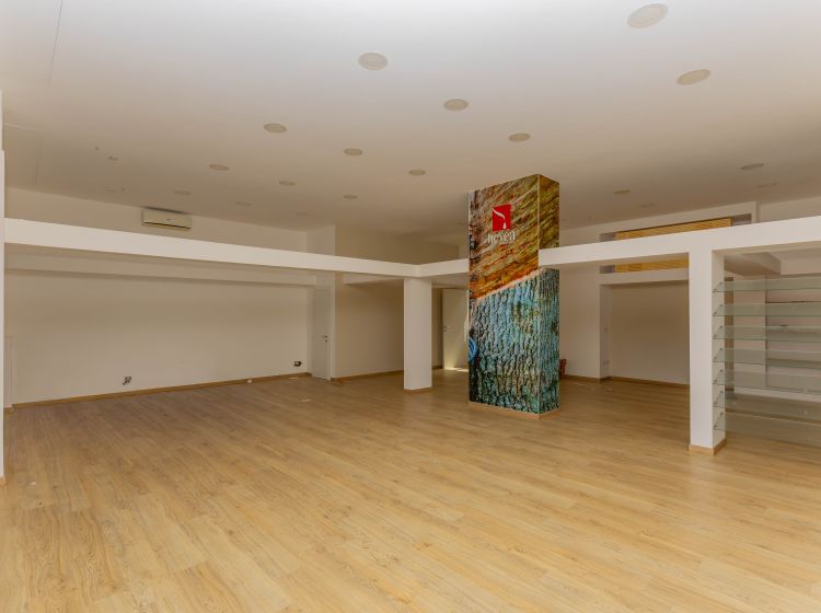 Negozio in vendita, via Giovanni Amendola  107, San Pasquale, Bari