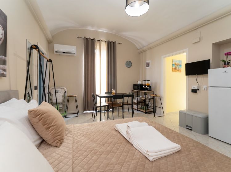 Attività / Licenza in vendita, via Caronda  7, Bellini, Catania