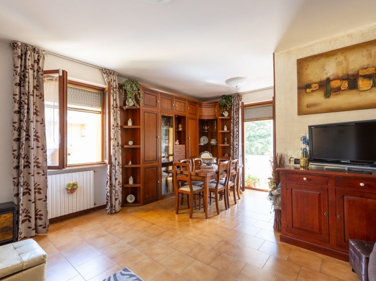 Trilocale in vendita, via Pietro Nenni  18, Collesalvetti