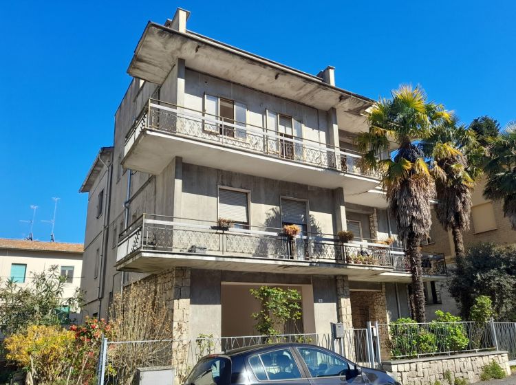 Appartamento in vendita, via Vittorio Veneto  9, Acquapendente