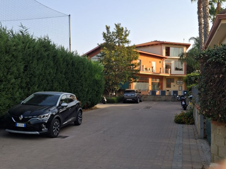 Villa in vendita, Strada Statale 106 Jonica, Siderno