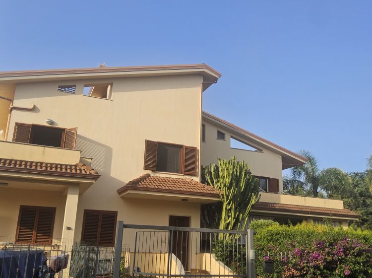 Villa in vendita, Strada Statale 106 Jonica, Siderno