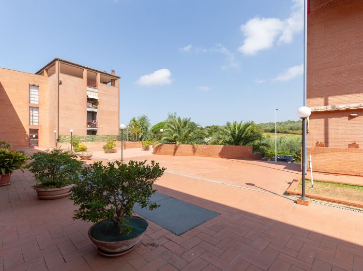 Trilocale in vendita, via della Valle Benedetta  112, Livorno