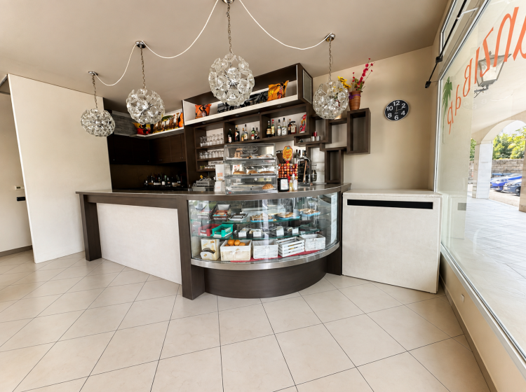 Attività / Licenza in vendita, Piazza Ruzante  4, Rio, Ponte San Nicolò