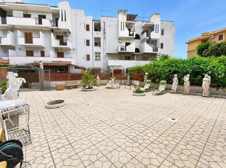 Villa in vendita, via Campo Volo  19, Scalea