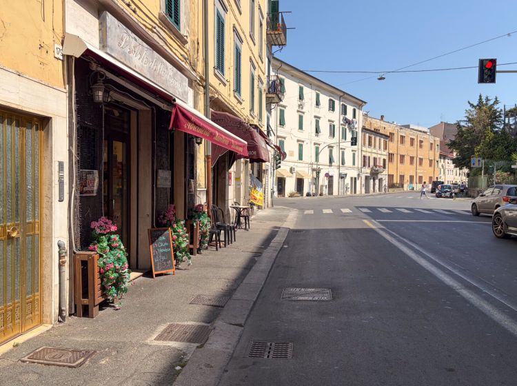Trilocale in vendita, via Giuseppe Garibaldi  177, Livorno