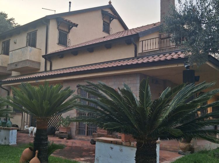 Villa in vendita, via San Francesco, Siderno