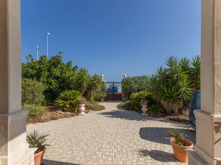 Villa in vendita, Lungomare Cristoforo Colombo  240, Santo Spirito, Bari