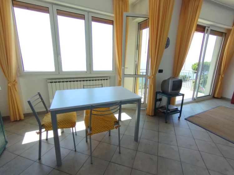 Bilocale in vendita, via Aurelia  69, Bordighera