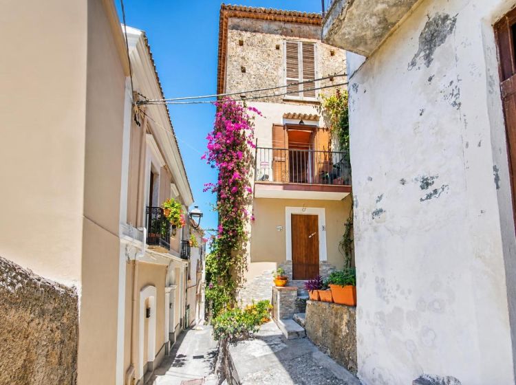 Open space in vendita, via Amedeo Barletta  3, San Nicola Arcella