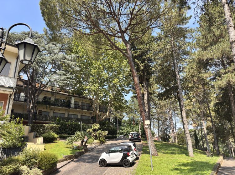 Monolocale in vendita, via della Camilluccia  589, Camilluccia, Roma