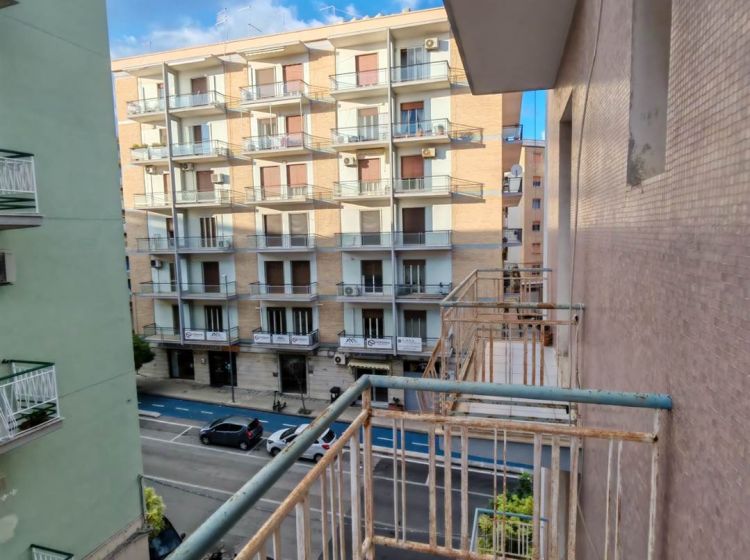 Appartamento in vendita, viale Teocrito  97, Siracusa