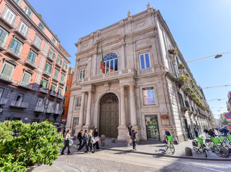 Negozio in vendita, Piazza Sette Settembre, Centro, Napoli