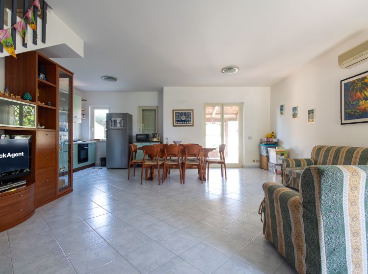 Villa in vendita, Piazza del Sole  3, Montepaone Lido, Montepaone