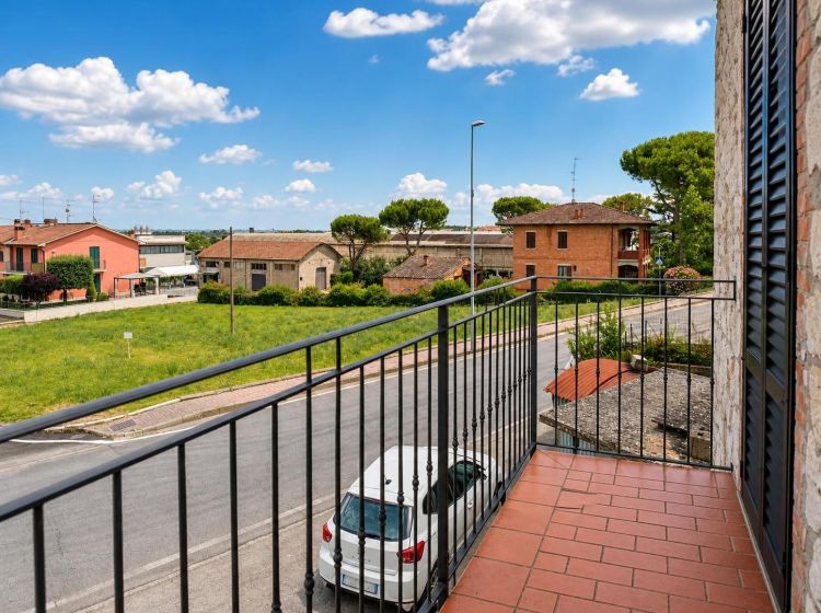 Bilocale in vendita, via Lauretana Sud  78, Torrita Di Siena