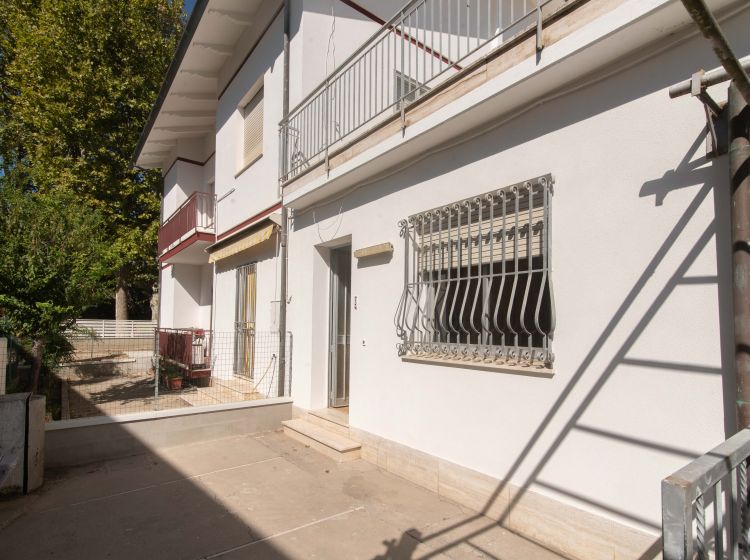 Monolocale in vendita, viale Volturno  111, Cervia Centro, Cervia