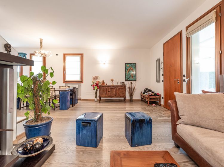Villa in vendita, via Rienza  30, Altichiero, Padova