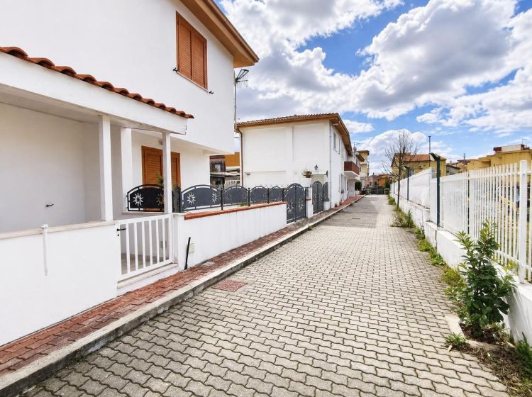 Villa in vendita, via Giovanni XXIII  118, Marina di Tortora, Tortora