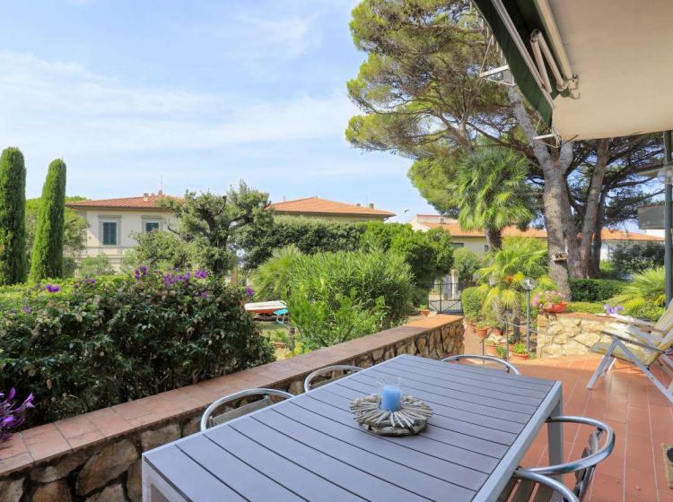 Villa in vendita, via Mario Puccini, Quercianella, Livorno