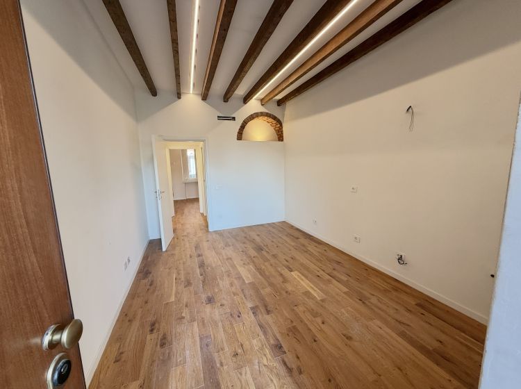 Bilocale in vendita, via Pietro Crespi  11, Pasteur, Milano