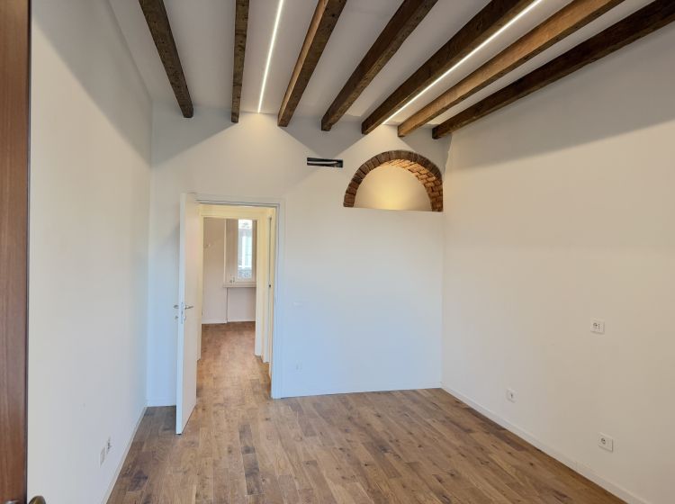 Bilocale in vendita, via Pietro Crespi  11, Pasteur, Milano