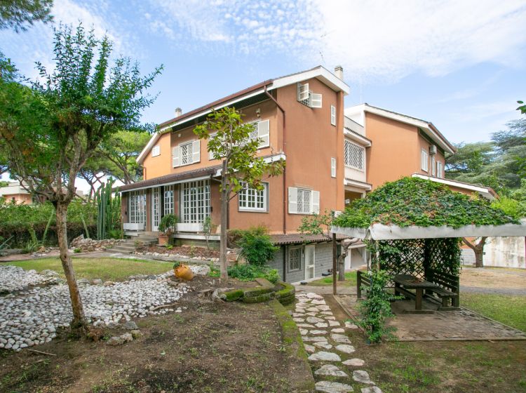 Villa in vendita, via Pierfranco Bonetti  25, Torrino, Roma